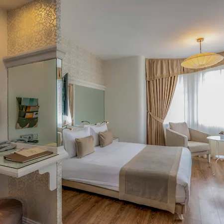 Yasmak Sultan Istanbul